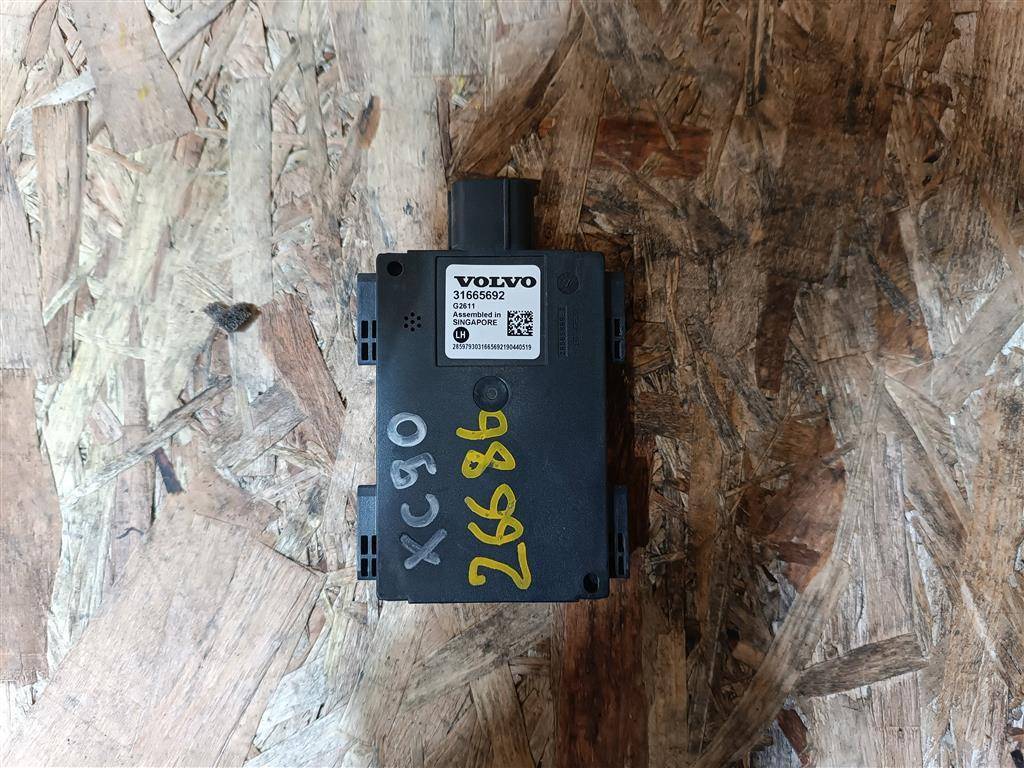 датчик мертвых (слепых) зон Volvo XC90 2 поколение 2019, 2.0 л., бензин, АКПП, передний привод, 31665692, 31665692 - фото №1