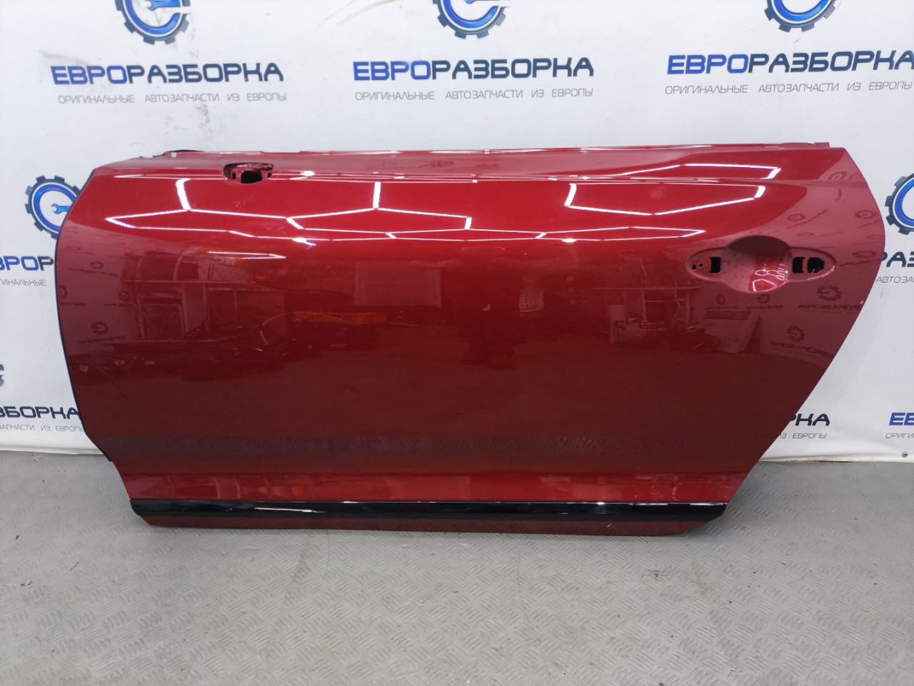 дверь передняя левая Bentley Continental GT 3 поколение 2023, 4.0 л., CVD, бензин, АКПП, красный, купе, полный привод, правый руль, 3SD831021R - фото №1