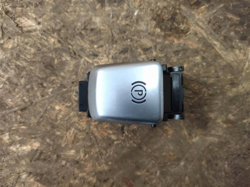 кнопка ручного тормоза (ручника) Mercedes-Benz E-Класс W213/S213/C238/A238 W213 2017, 2.0 л., CDi, дизель, АКПП, передний привод, A2139053803, A2139056608, A2139053803 - фото №1