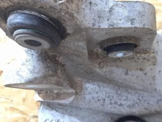 кулак задний правый Land Rover Discovery Sport 1 поколение L550 2019, 2.0 л., дизель, АКПП, передний привод, LR061392, FK722C028AD, LR061392, T2H6802