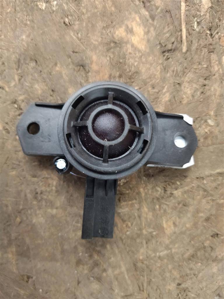 динамик высокочастотный (пищалка) Volvo XC90 2 поколение 2019, 2.0 л., дизель, АКПП, передний привод, 31350426, 31350426 - фото №1