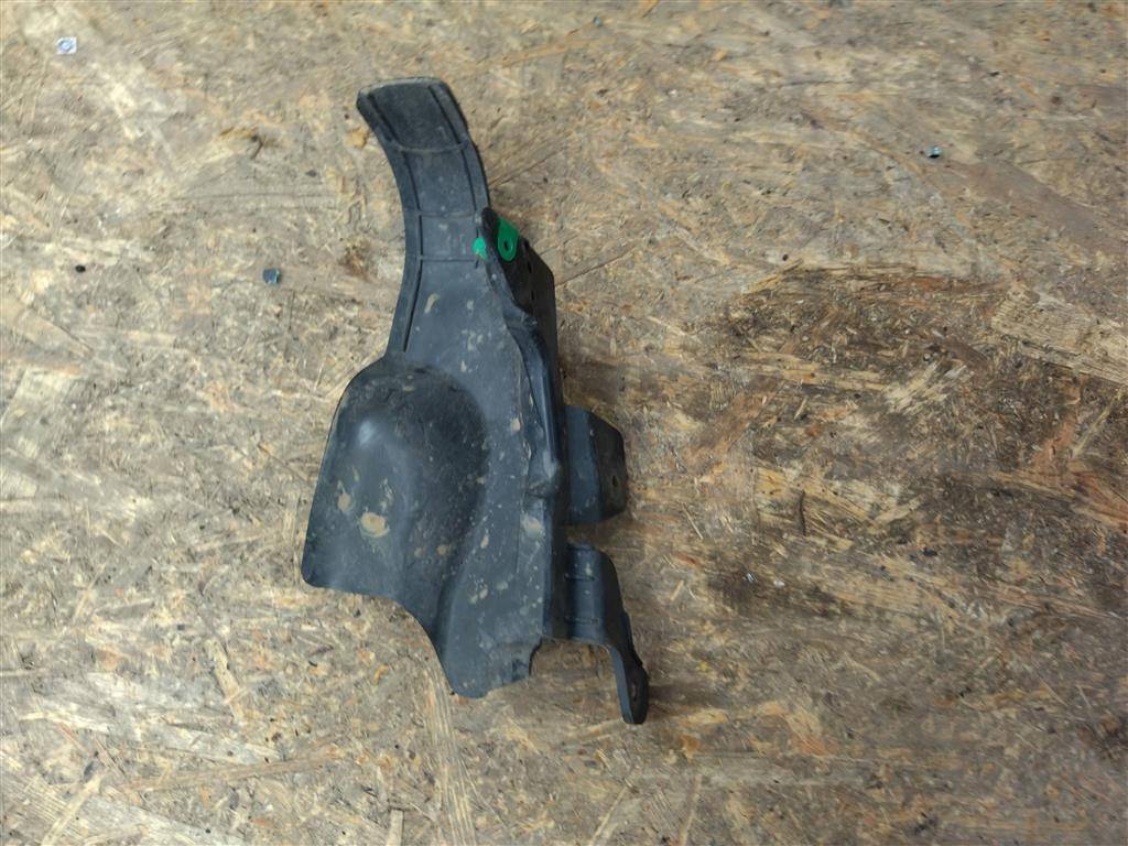 брызговик Volvo XC90 2 поколение 2018, 2.0 л., дизель, АКПП, передний привод, 31497985, 31497985 - фото №1