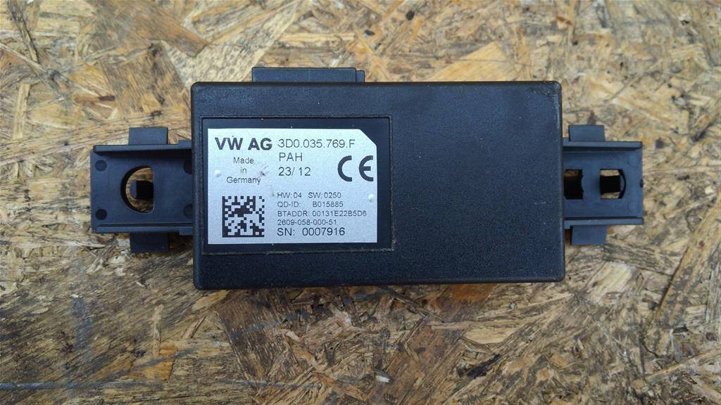 блок Bluetooth Bentley Continental Flying Spur 1 поколение 2012, 6.0 л., бензин, АКПП, серый, передний привод, 3D0035769F, 3D0035769F, 00131E261AA4, 3D0035769 - фото №1