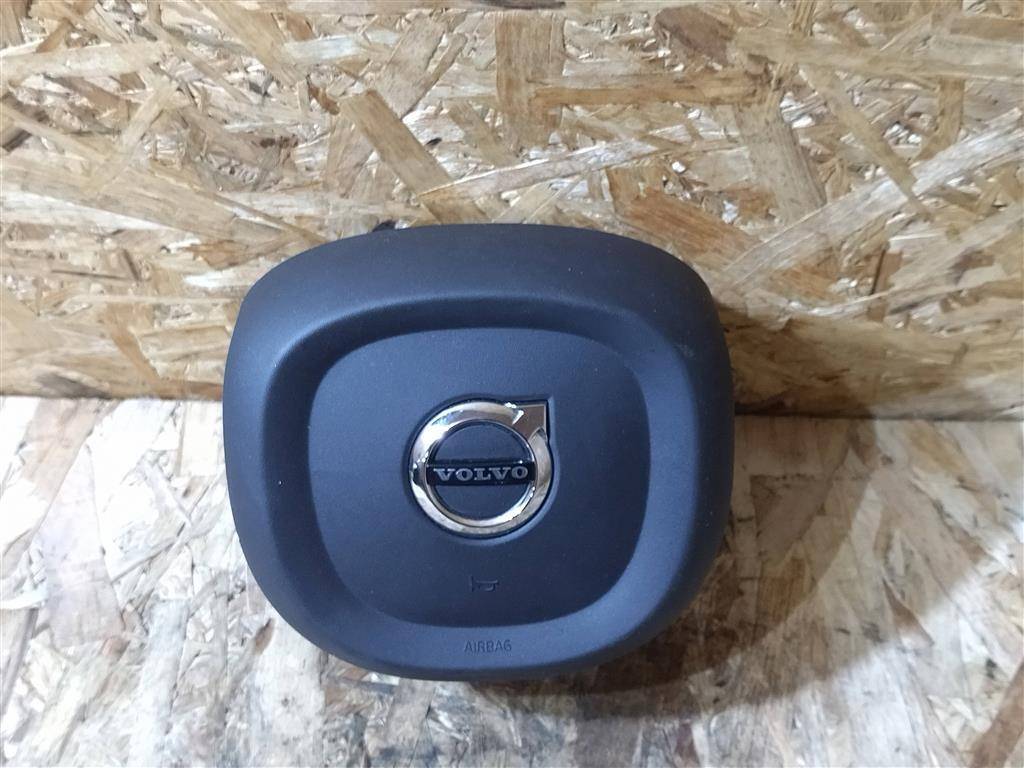 подушка безопасности водителя Volvo XC90 2 поколение 2019, 2.0 л., бензин, АКПП, передний привод, 39834785, 39834785 - фото №1