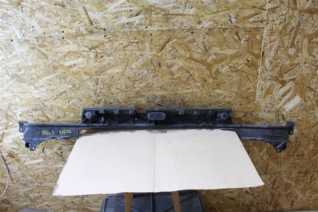 крепление бампера Land Rover Range Rover 4 поколение L405 2014, 4.4 л., дизель, АКПП, полный привод, правый руль, LR037923, LR116213, CK5217B861AD, CK5217B861AC, LR037923 - фото №1