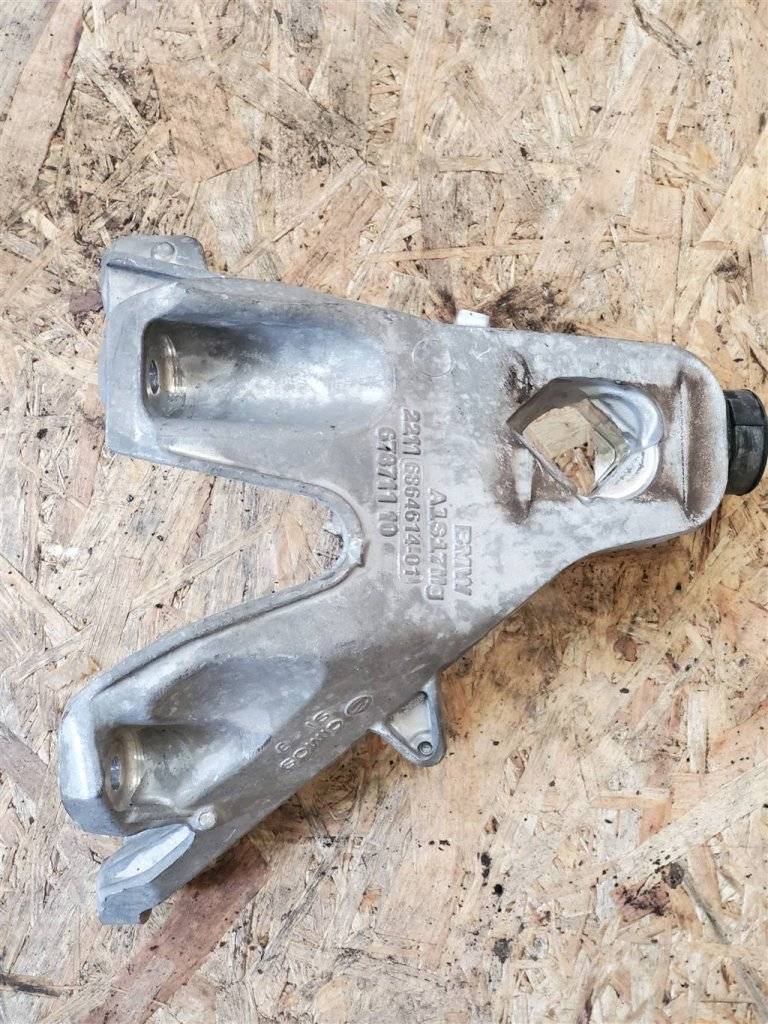 кронштейн двигателя BMW X6 F16 2015, 3.0 л., D, N57 D30 C, дизель, АКПП, внедорожник 5 дв., полный привод, 6864614, 6864614, 22116864614, 22116876283, 6876283 - фото №1