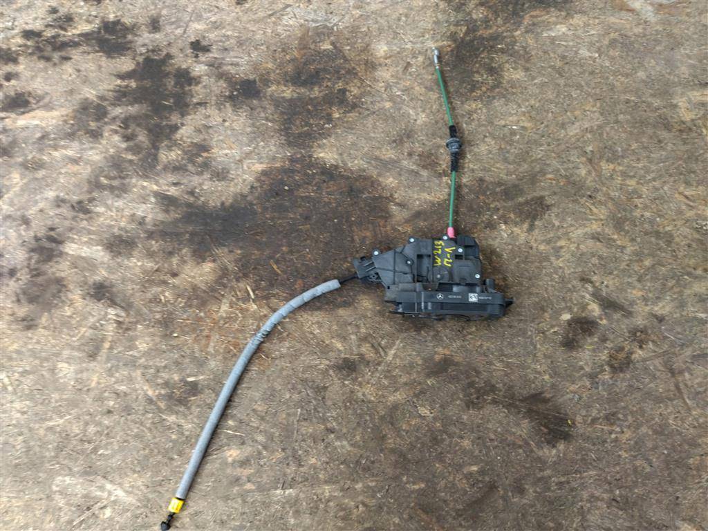 замок двери передней левой Mercedes-Benz E-Класс W213/S213/C238/A238 W213 2017, 2.0 л., CDi, дизель, АКПП, передний привод, A2220063999, A0997202100, A0997206501 - фото №1