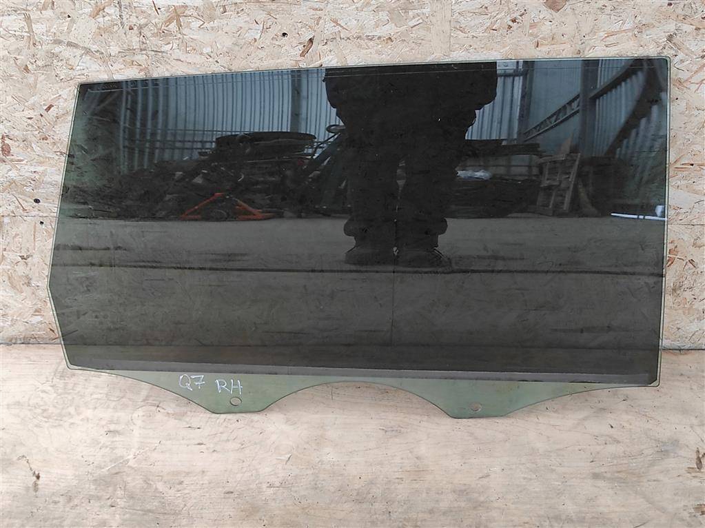 стекло двери задней правой Audi Q7 4L 2007, 3.0 л., TDi, дизель, АКПП, передний привод, 4L0845206, 4L0845206 - фото №1