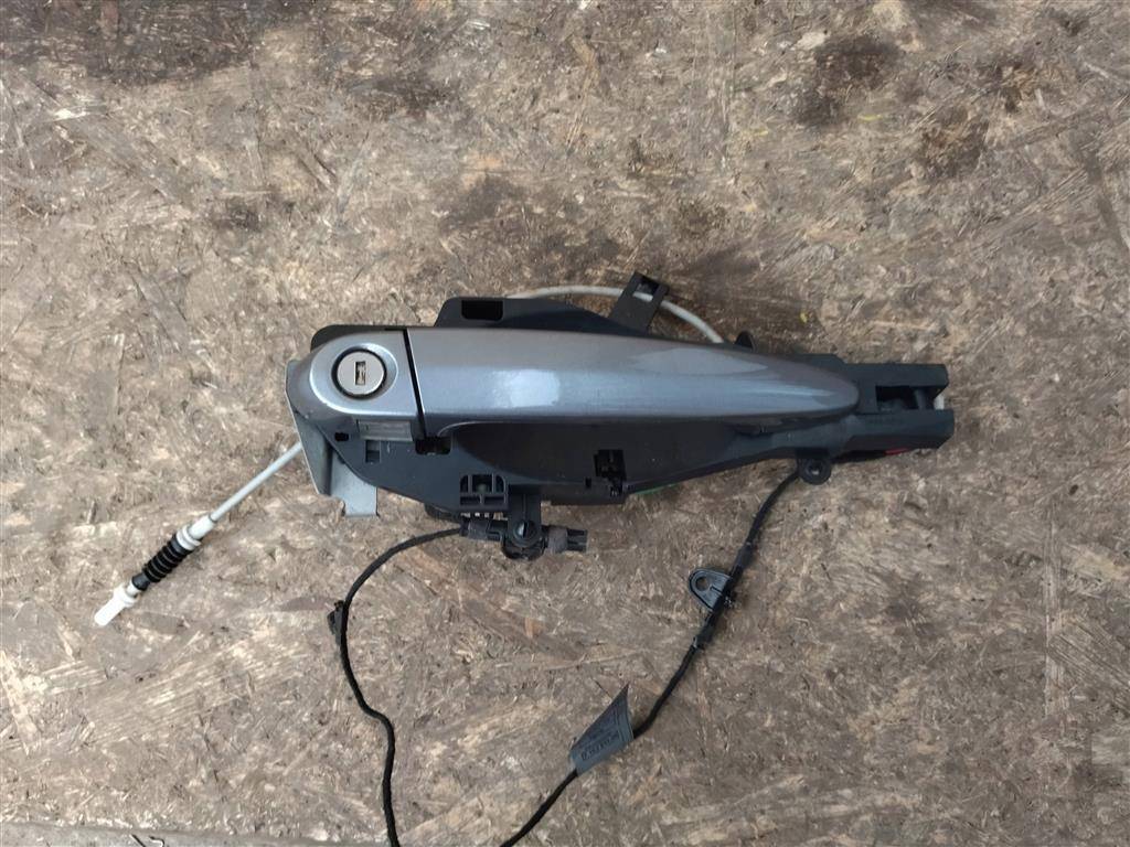 ручка наружная BMW M3 E92/E93 E92 2012, 4.0 л., i, S65 B40 A, бензин, АКПП, купе, задний привод, правый руль, 51217207566, 51217207566 - фото №1