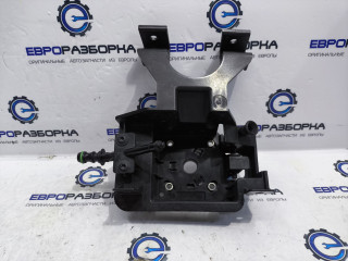 кронштейн (крепление) Bentley Bentayga 1 поколение [рестайлинг] 4V1 2023, 4.0 л., TFSI, DCU, бензин, АКПП, темно-зеленый перламутр, внедорожник 5 дв., полный привод, правый руль, 36A807215