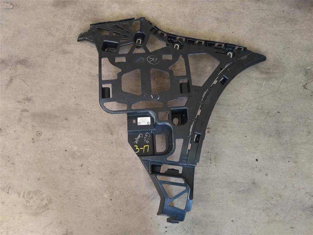 крепление бампера Mercedes-Benz GLE Coupe C292 2015, 3.0 л., CDi, дизель, АКПП, передний привод, A2928850221, A2928850221 - фото №1