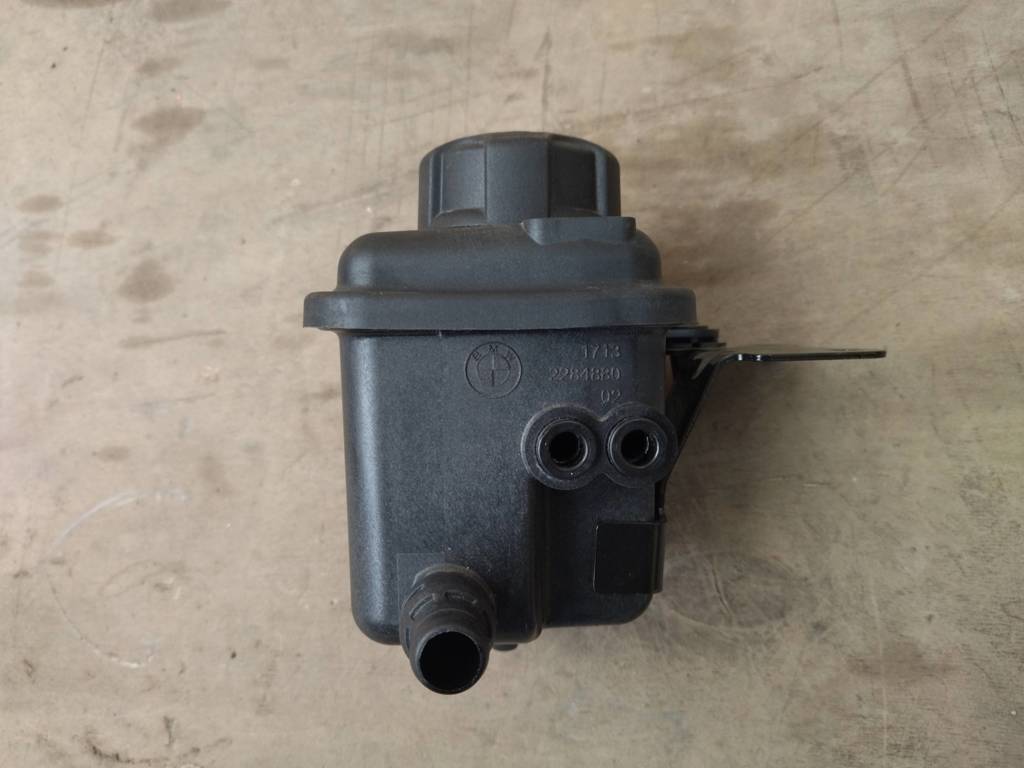 бачок расширительный BMW M5 F90 2018, 4.0 л., бензин, АКПП, передний привод, 17112284880, 17112284880 - фото №1