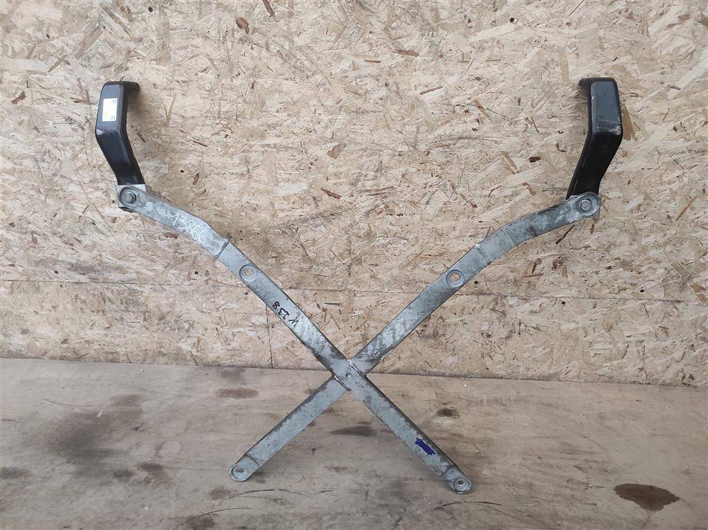 кронштейн (крепление) Mercedes-Benz E-Класс W213/S213/C238/A238 C238 2018, 2.0 л., бензин, АКПП, передний привод, A2385200132, A2385200132 - фото №1