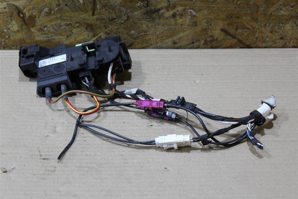 блок предохранителей Audi A4 B9 2019, 2.0 л., TDi, дизель, АКПП, передний привод, 8W0937503B, 8W0937503B - фото №1