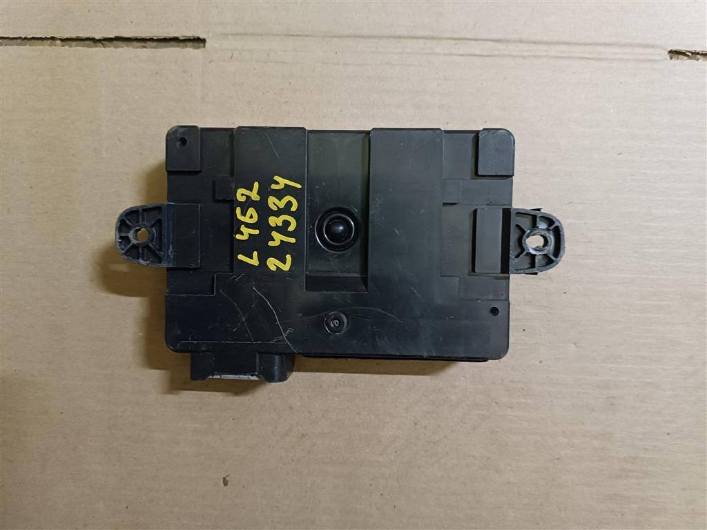 блок управления центральным замком Land Rover Discovery 5 поколение L462 2017, 3.0 л., дизель, АКПП, передний привод, HPLA19H440BD, HPLA19H440BD, T2H24603 - фото №1