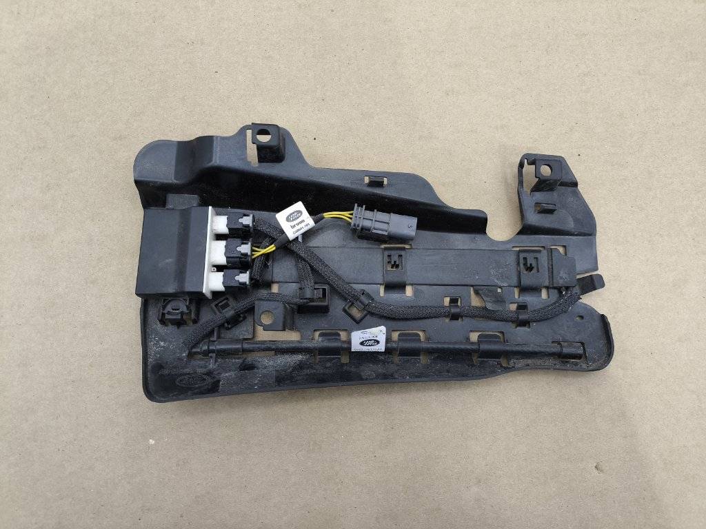 Блок комфорта багажника с антенами Land Rover Range Rover Sport 2 поколение L494 2017, 3.0 л., дизель, АКПП, передний привод, K95301AE - фото №1