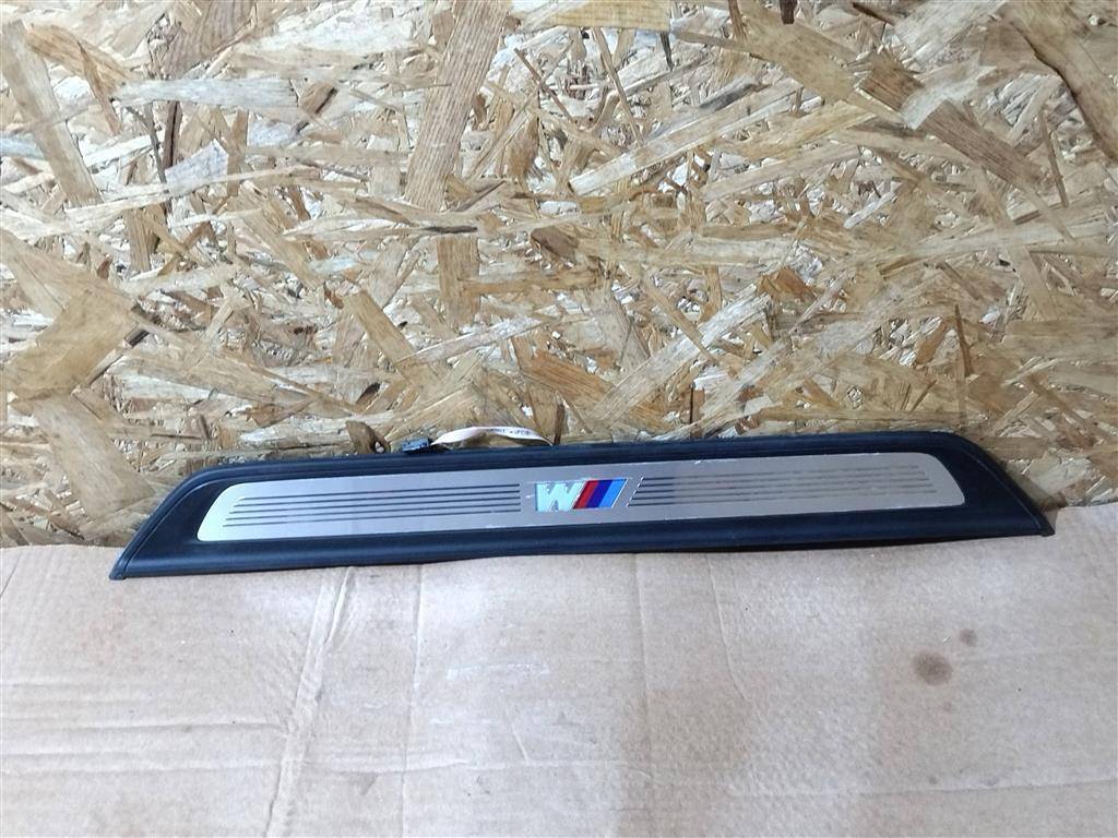 накладка на порог BMW 6 GT G32 2017, 3.0 л., дизель, АКПП, полный привод, правый руль, 51478061034, 51478061035 - фото №1