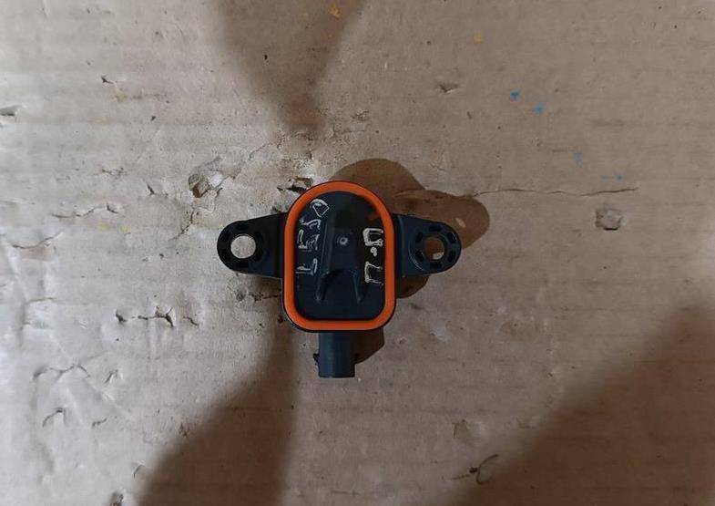 датчик удара Land Rover Discovery Sport 1 поколение L550 2017, 2.0 л., дизель, АКПП, передний привод, FK7214C676AA, LR059793, T2H2803, FK7214C676AA - фото №1