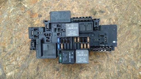 блок реле Mercedes-Benz GLC-Класс X253/C253 2016, 2.0 л., CDi, дизель, АКПП, передний привод, A2139062202, A2139062302, A2229063202, A2229063301, A2229063701, A2229063202 - фото №1