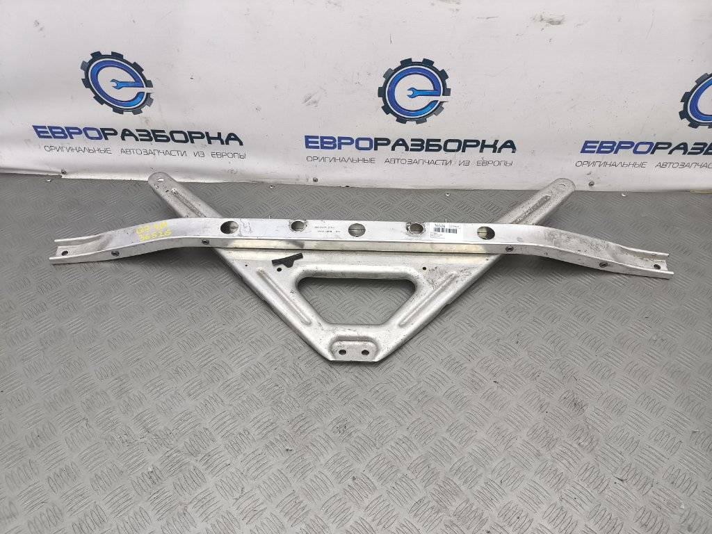 Распорка Audi Q7 4M 2018, 3.0 л., дизель, АКПП, полный привод, правый руль, 4M0805645B - фото №1