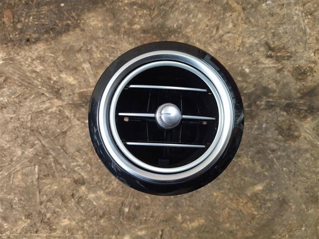 дефлектор обдува салона Mercedes-Benz E-Класс W213/S213/C238/A238 W213 2017, 2.0 л., CDi, дизель, АКПП, передний привод, A2138308000, A2138308000 - фото №1