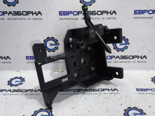 кронштейн (крепление) Bentley Continental GT 3 поколение 2023, 4.0 л., CVD, бензин, АКПП, красный, купе, полный привод, правый руль, 3SD807215