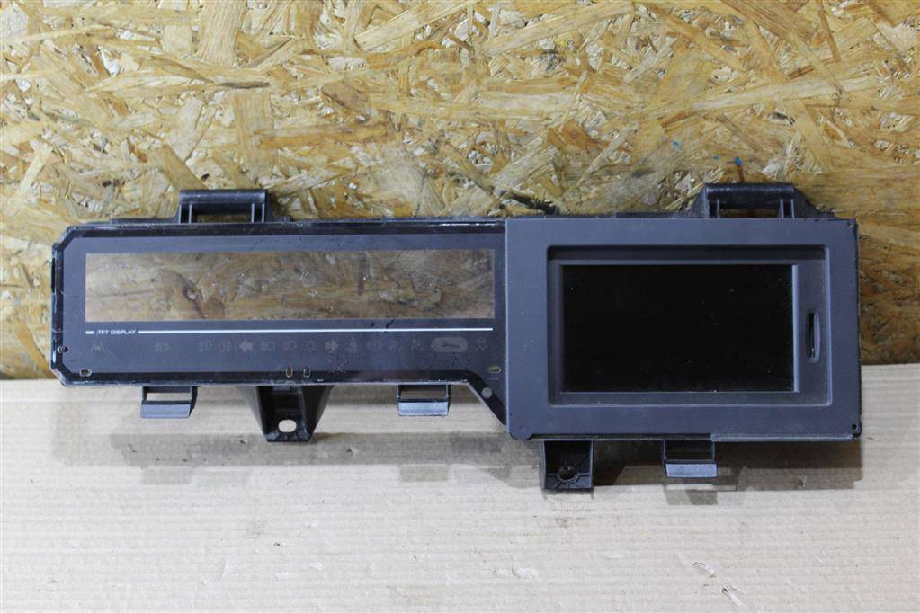 щиток приборов (приборная панель) Renault Megane 3 поколение 2010, 1.5 л., АКПП, передний привод, 5550022226, 5550022226 - фото №1