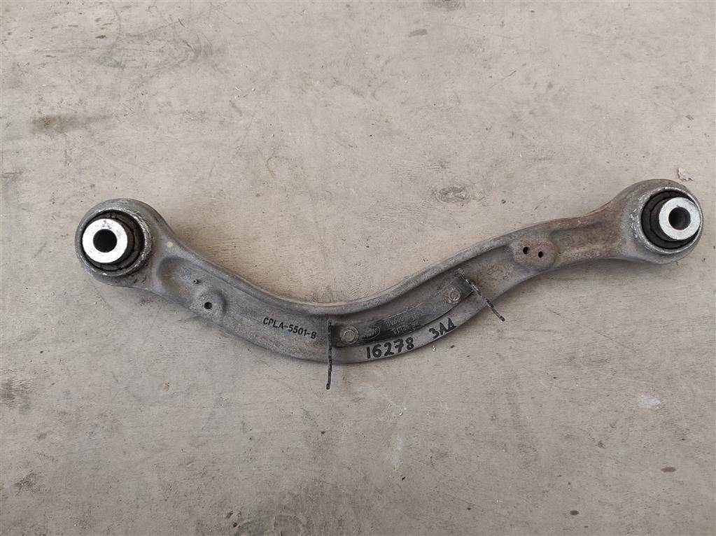 рычаг задний Land Rover Range Rover 4 поколение L405 2015, 4.4 л., дизель, АКПП, полный привод, правый руль, CPLA5501B, CPLA5500BA, CPLA5500BB, CPLA5500BC, LR139241, LR172512, LR037690, CPLA5501B - фото №1