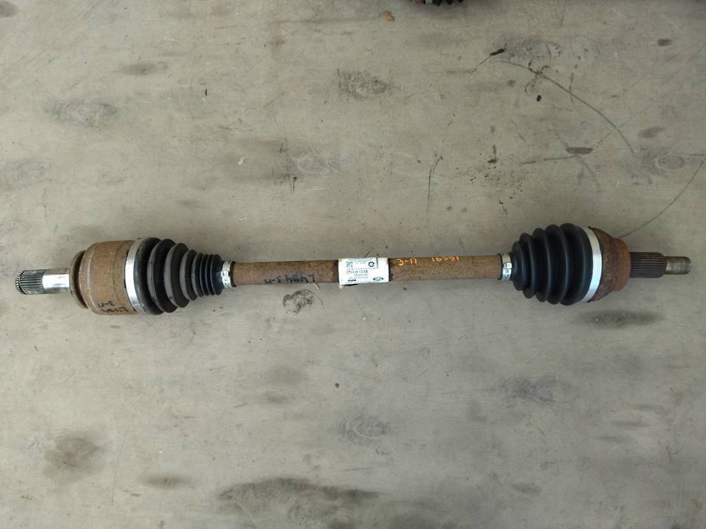 полуось (приводной вал, ШРУС) Land Rover Range Rover Sport 2 поколение L494 2014, 5.0 л., бензин, АКПП, передний привод, CPLA4K138AB, LR078570, LR161701, CPLA4K138AE, CPLA4K138AA, LR034534, LR053789, CPLA4K138AB - фото №1