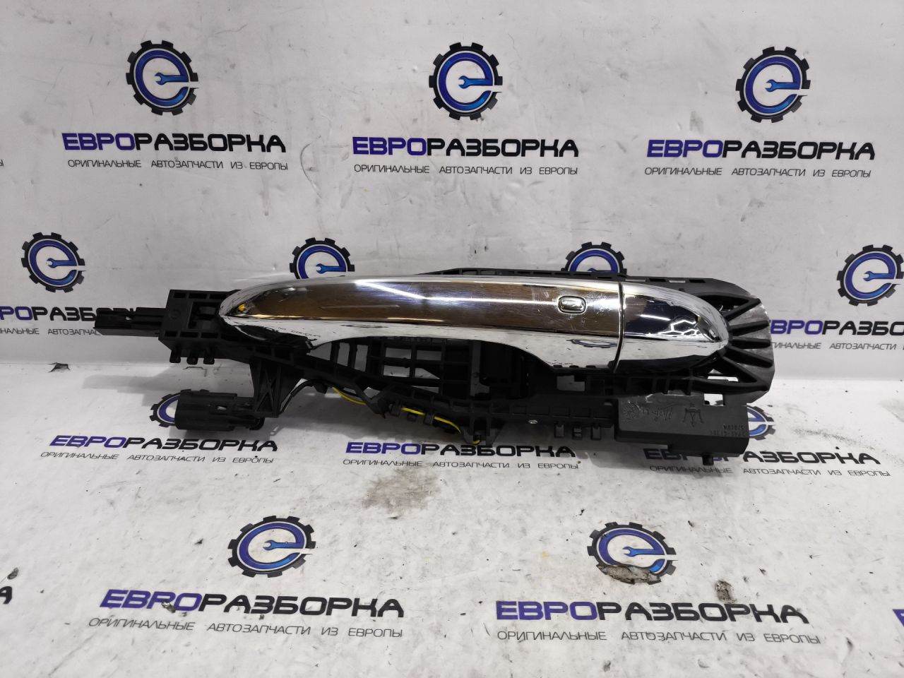 ручка наружная Maserati Levante 1 поколение M161 2019, 3.0 л., бензин, АКПП, 670272681 - фото №1