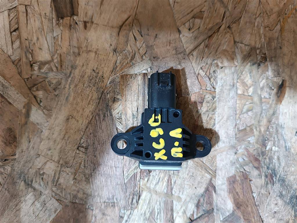 датчик удара Volvo XC90 2 поколение 2019, 2.0 л., бензин, АКПП, передний привод, 31406731, 31406731, 05152018, 11202018 - фото №1