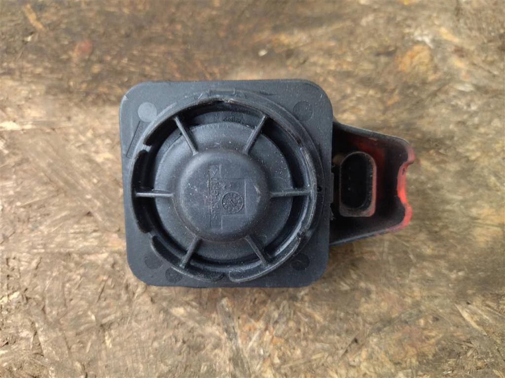 сирена (гонг) Audi R8 42 2008, 4.0 л., TFSI, бензин, АКПП, купе, передний привод, 5Q0951605, 5Q0951605, 0314005DFS, 116RA0015009, 282523571, 5Q0951605A - фото №1