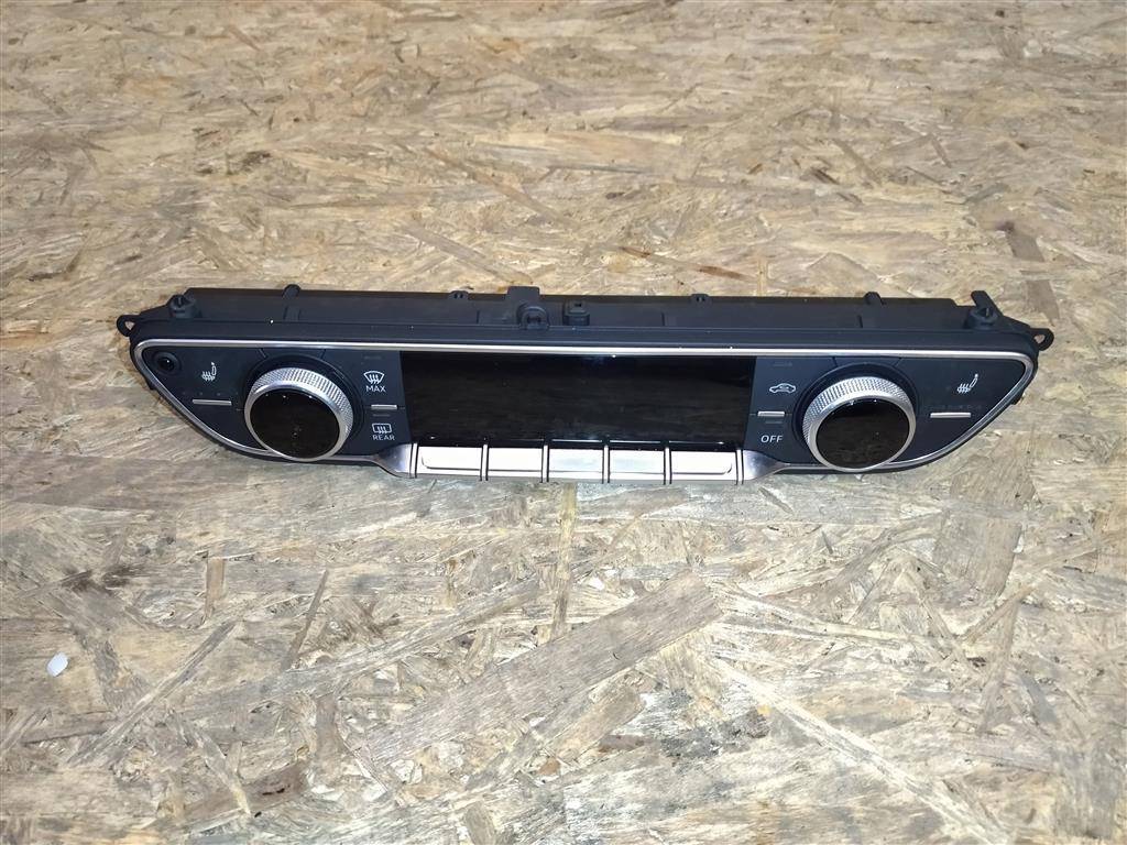 Панель климат-контроля Audi A4 B9 2019, 2.0 л., TDi, дизель, АКПП, передний привод, 8W0820043T, 8W0820043T, 5HB01347926 - фото №1