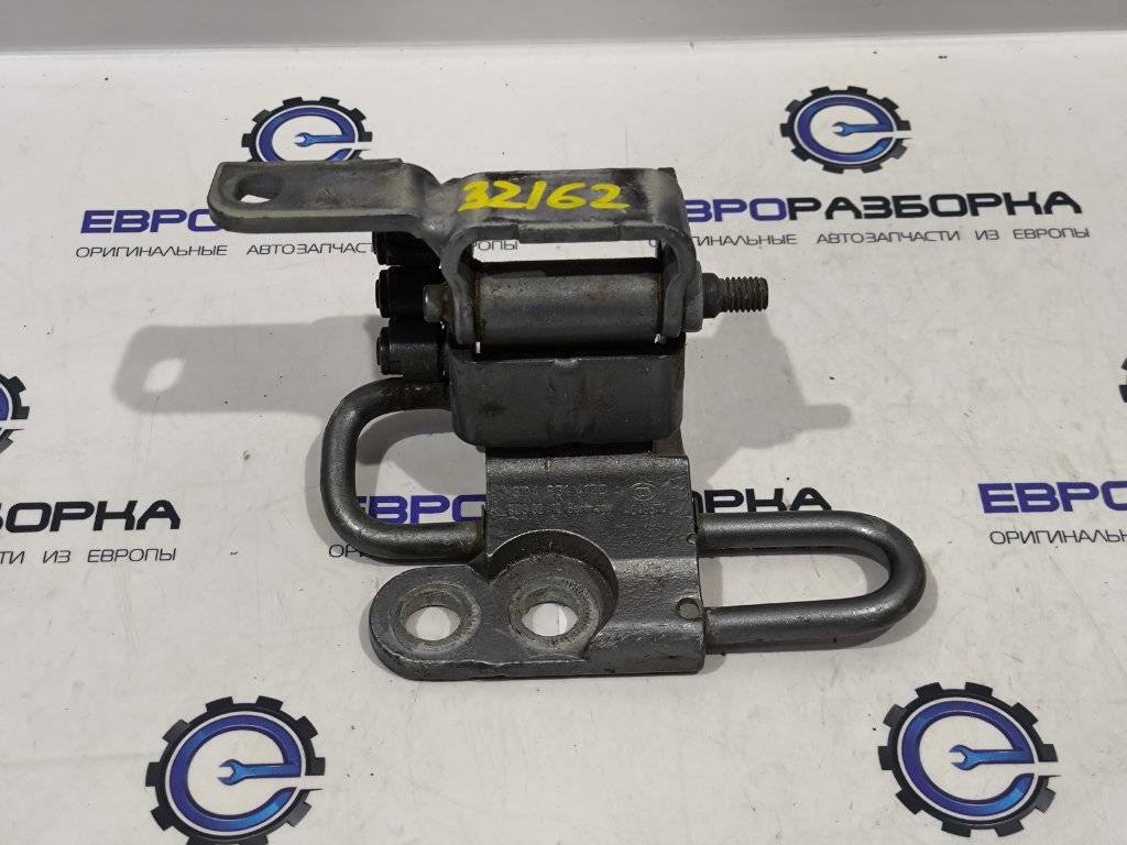 петля двери Bentley Continental Flying Spur 1 поколение 2012, 6.0 л., бензин, АКПП, серый, передний привод, 3D4831412C - фото №1