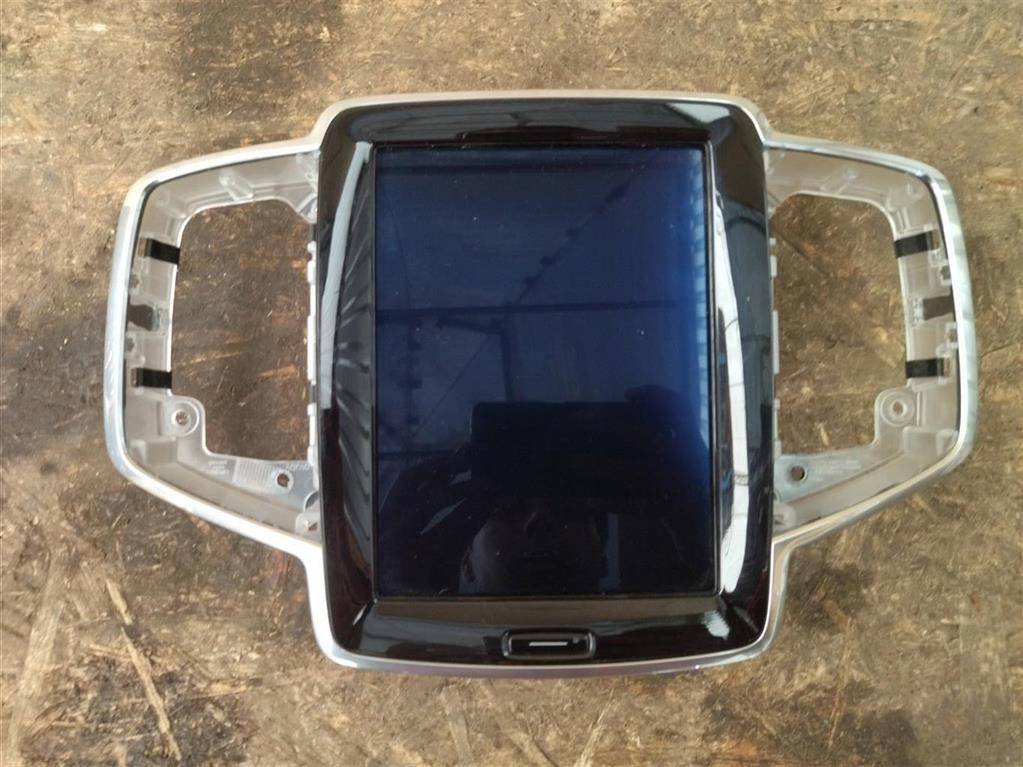 монитор мультимедиа Volvo XC90 2 поколение 2019, 2.0 л., дизель, АКПП, передний привод, 32247465, 36010873, P32247465AA, P32247465AA - фото №1