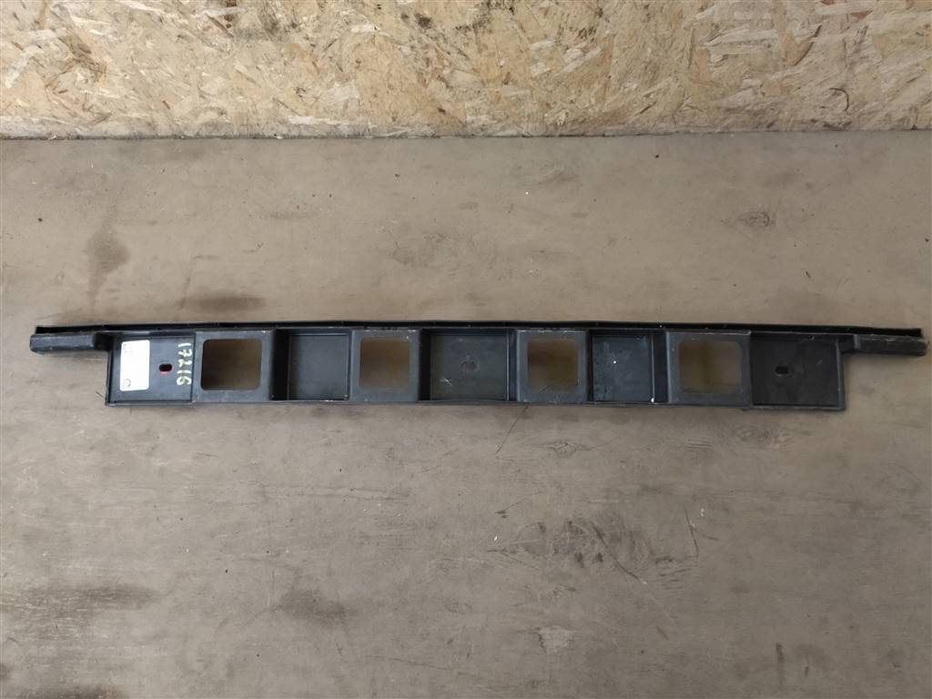 крепление бампера Bentley Continental GT 1 поколение 2007, 6.0 л., бензин, АКПП, передний привод, 3W0807864A, 3W0807864A - фото №1