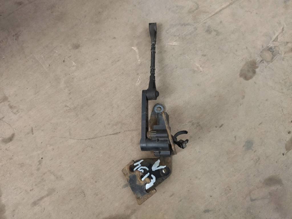 датчик дорожного просвета Land Rover Range Rover Sport 2 поколение L494 2014, 5.0 л., бензин, АКПП, передний привод, CPLA3D026BA, LR033257, CPLA3D026BA - фото №1