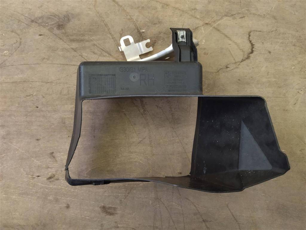 воздухозаборник BMW 5 серия G30/G31 G30 2017, 4.0 л., бензин, АКПП, передний привод, 51748059678, 8059678 - фото №1