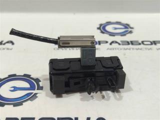 усилитель антенны Land Rover Range Rover Velar 1 поколение L560 2018, 2.0 л., бензин, АКПП, передний привод, FW9319C024AB, C2D48475, FW9319C024AB