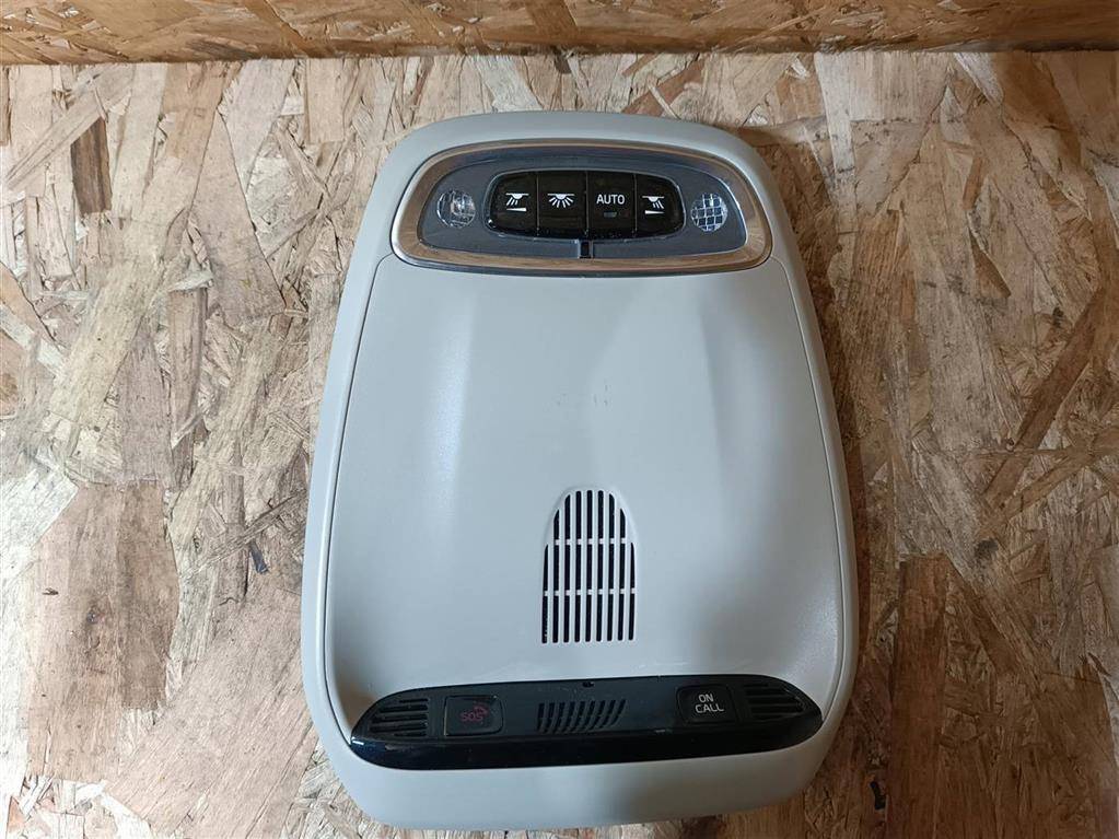 фонарь салона (плафон) Volvo XC90 2 поколение 2019, 2.0 л., дизель, АКПП, передний привод, 31479613, 31479613 - фото №1