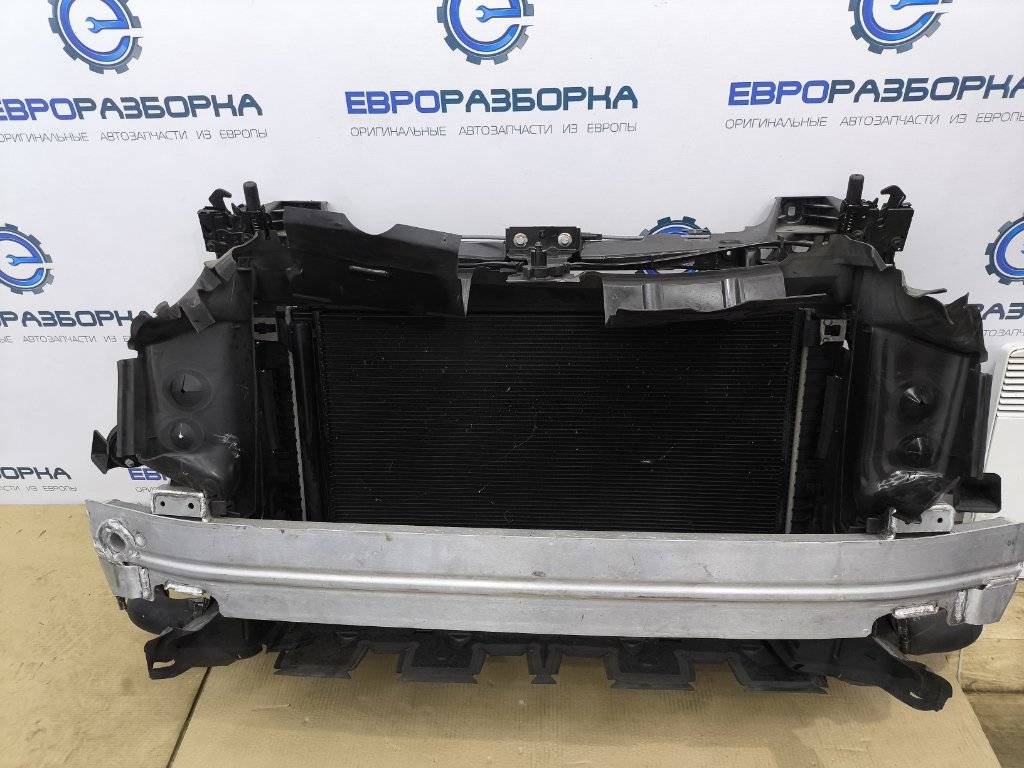 передняя панель крепления облицовки (телевизор) Audi Q8 4M 4M8 2021, 3.0 л., TFSI, DCBD, бензин, АКПП, черный металлик, внедорожник 5 дв., полный привод, правый руль - фото №1