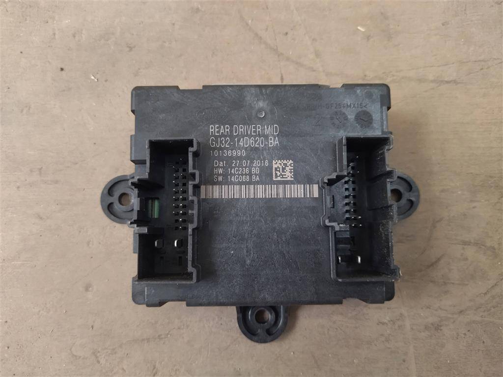 блок управления камерой Land Rover Range Rover Sport 2 поколение L494 2017, 3.0 л., дизель, АКПП, передний привод, LR083080, GJ3214D620BA, LR083080, T4N6267 - фото №1