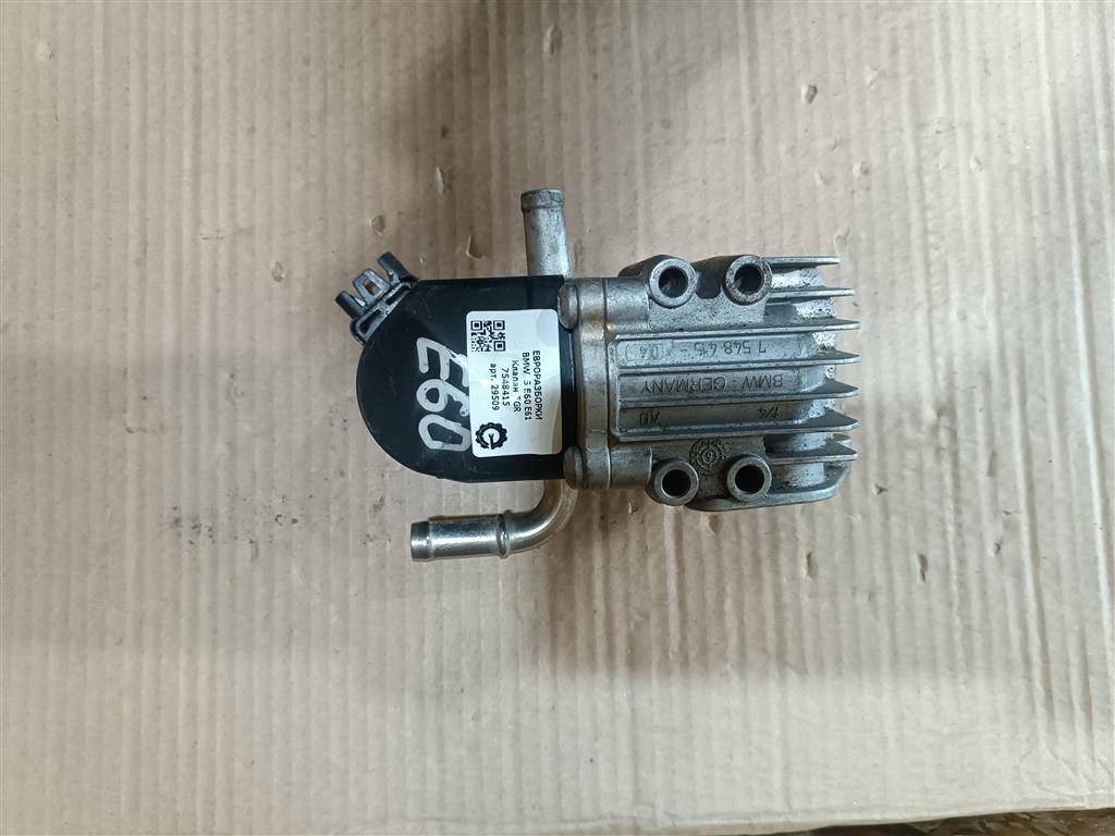 клапан EGR BMW 5 серия E60/E61 E60 2006, 2.5 л., бензин, АКПП, передний привод, 11717548415, 11717548416 - фото №1