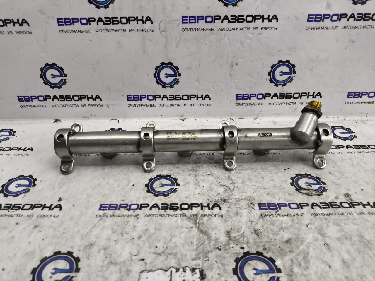 топливная рампа Audi Q8 4M 4M8 2021, 3.0 л., TFSI, DCBD, бензин, АКПП, черный металлик, внедорожник 5 дв., полный привод, правый руль, 06M133315L - фото №1