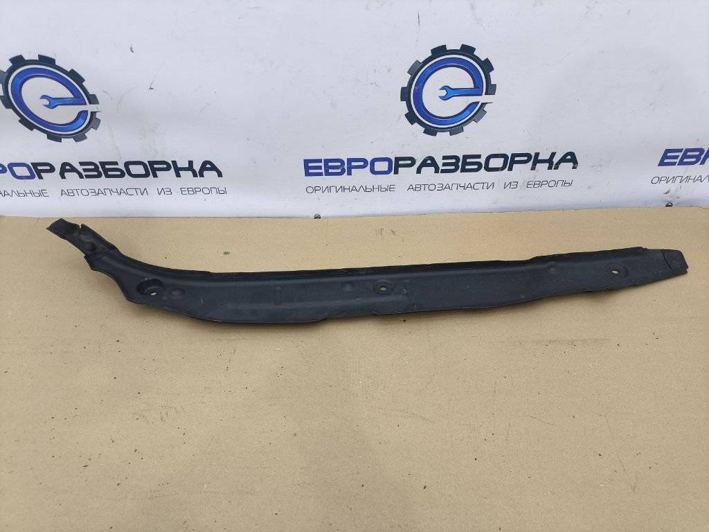 пыльник переднего крыла Audi Q8 4M 4M8 2021, 3.0 л., TFSI, DCBD, бензин, АКПП, черный металлик, внедорожник 5 дв., полный привод, правый руль, 4M8821111 - фото №1