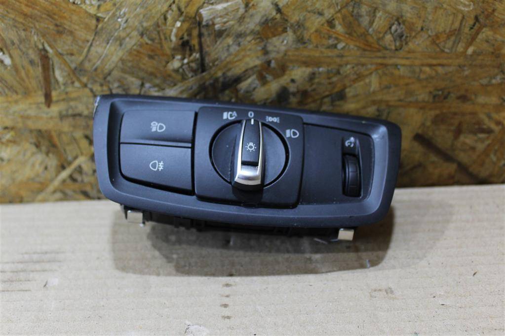 блок управления светом BMW X2 F39 2021, 2.0 л., бензин, АКПП, полный привод, правый руль, 61316847525, 61316847526 - фото №1