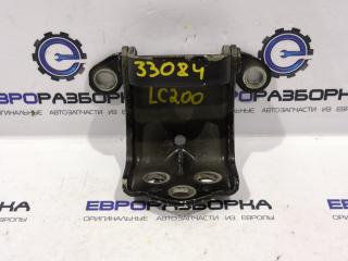 петля крышки багажника Toyota Land Cruiser J200 [рестайлинг] 2015, 4.0 л., дизель, АКПП, передний привод, правый руль, 6881028040