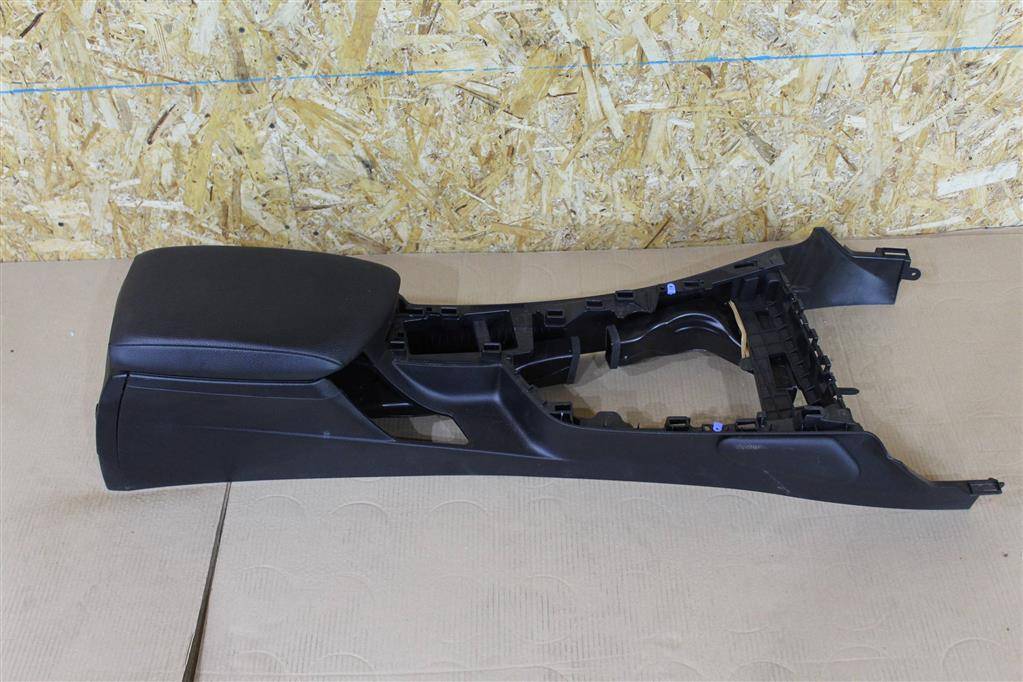 консоль салона BMW 2 серия F22/F23 2017, 3.0 л., АКПП, передний привод, 51169230146, 51169230146, 9230146, 51169270562 - фото №1