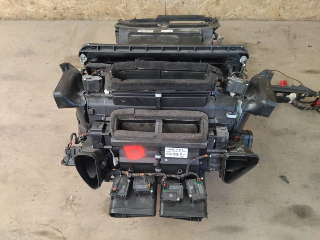 Отопитель Bentley Continental GT 1 поколение 2007, 6.0 л., бензин, АКПП, передний привод, 3W2820003A, 3W2820003A, 3W2820003D - фото №1