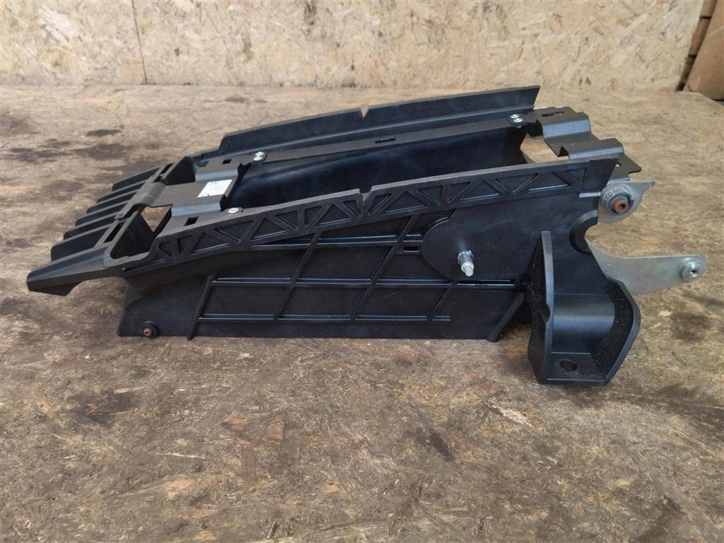 кронштейн (крепление) Bentley Continental GT 2 поколение 2015, 4.0 л., TFSI, бензин, АКПП, передний привод, 3W8885075, 3W8885075 - фото №1